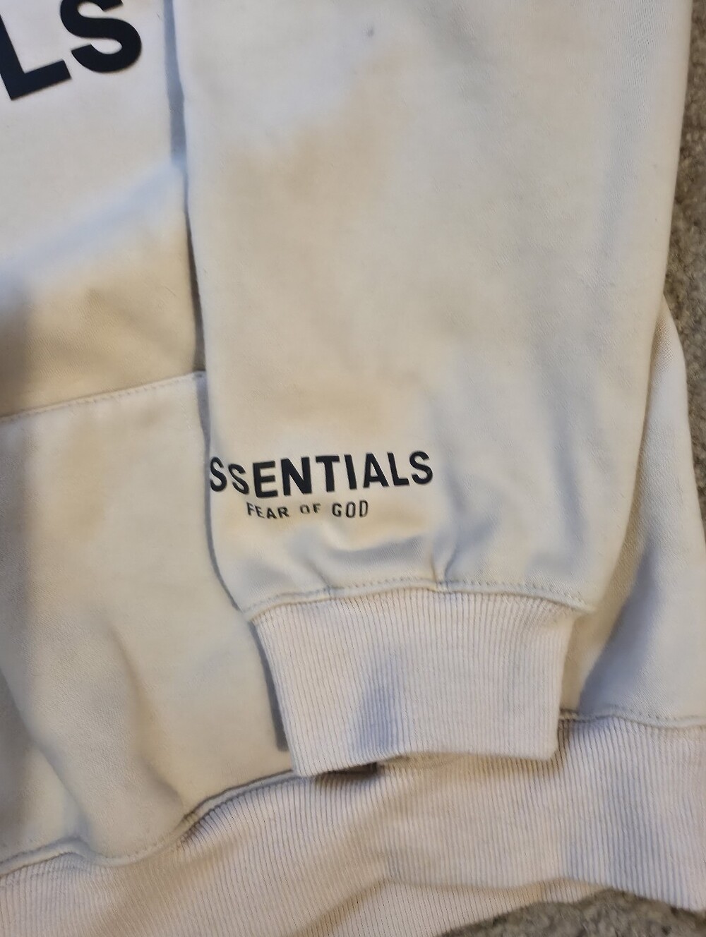 Essential - Picture 5 of 6
